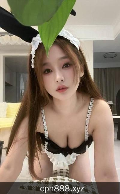 上城制服反差嫩妹