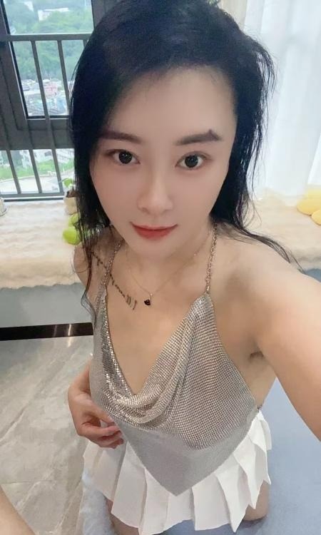 天河长腿大胸御姐