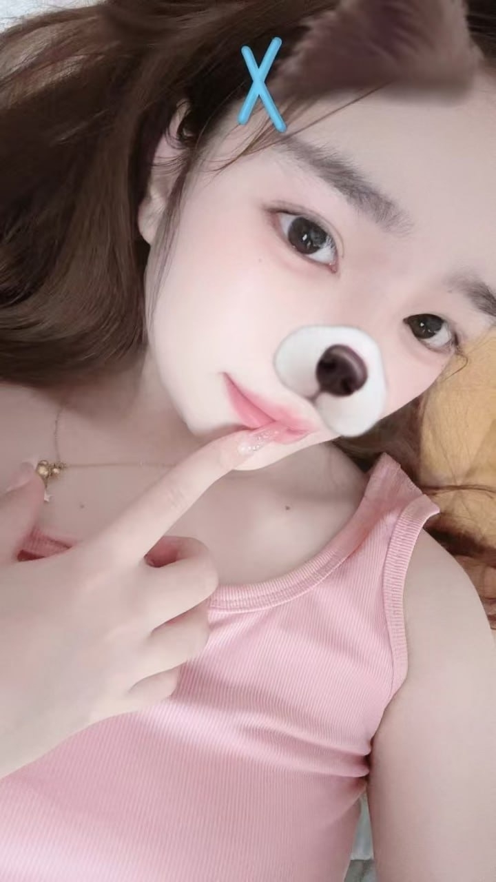 越秀零零后美女