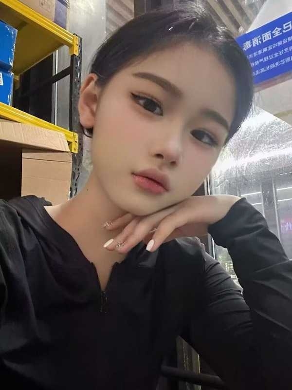 佛山粉嫩风骚妹妹-雅琪