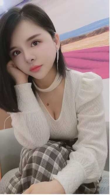 龙岗坂田风骚嫩妹服务好-小菲