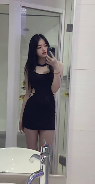 天河科韵路嫩妹初次下海服务-小菲儿