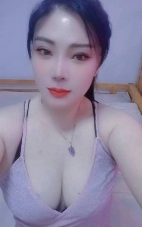 前凸后翘型熟女型小姐姐