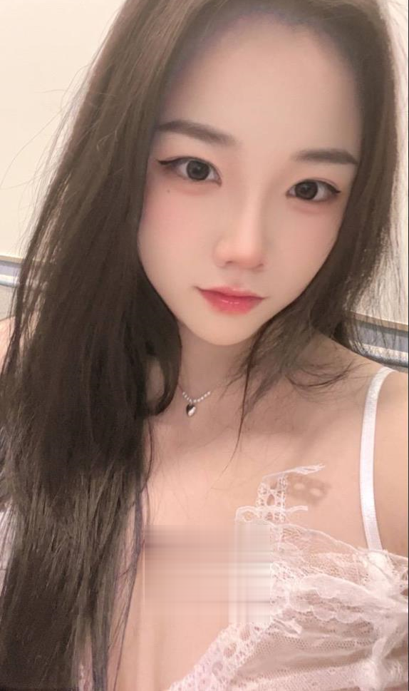 超性比价甜妹粉嫩鲍鱼