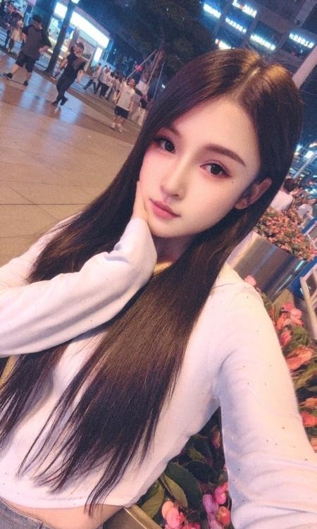 女友般的小美女